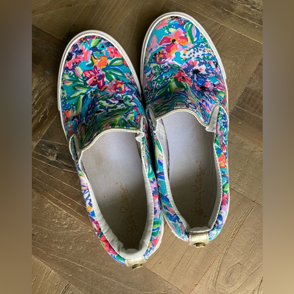 Lilly Pulitzer Julie Sneaker “Amalfi Blue Alligator aisle